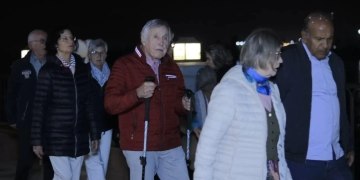 24 سائحا يتجولون بممشى كورنيش مدينة بني سويف 1 - جريدة المساء