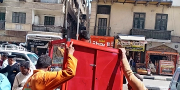 حملات لإزالة الإشغالات ومنع أنشطة التلوث الضوئى بأسوان 1 - جريدة المساء