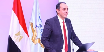 د. عمرو عثمان مدير صندوق مكافحة وعلاج الإدمان والتعاطى