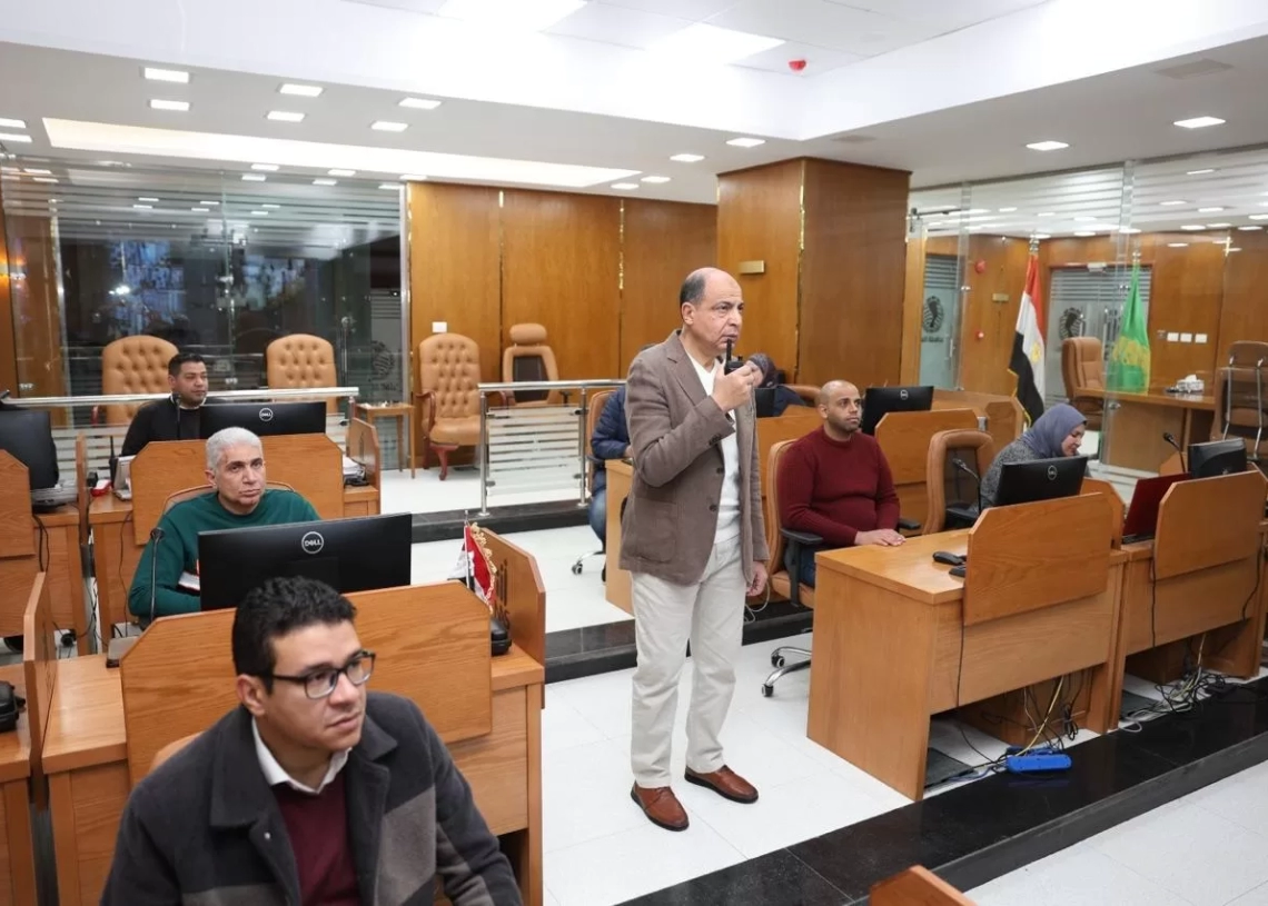 محافظ المنيا يتابع مستجدات الطقس من داخل مركز السيطرة 19 - جريدة المساء محافظ المنيا يتابع مستجدات الطقس من داخل مركز السيطرة 18 - جريدة المساء