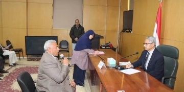 محافظ بني سويف يناقش مطالب وشكاوى المواطنين في اللقاء الأسبوعي 2 - جريدة المساء محافظ بني سويف يناقش مطالب وشكاوى المواطنين في اللقاء الأسبوعي 1 - جريدة المساء