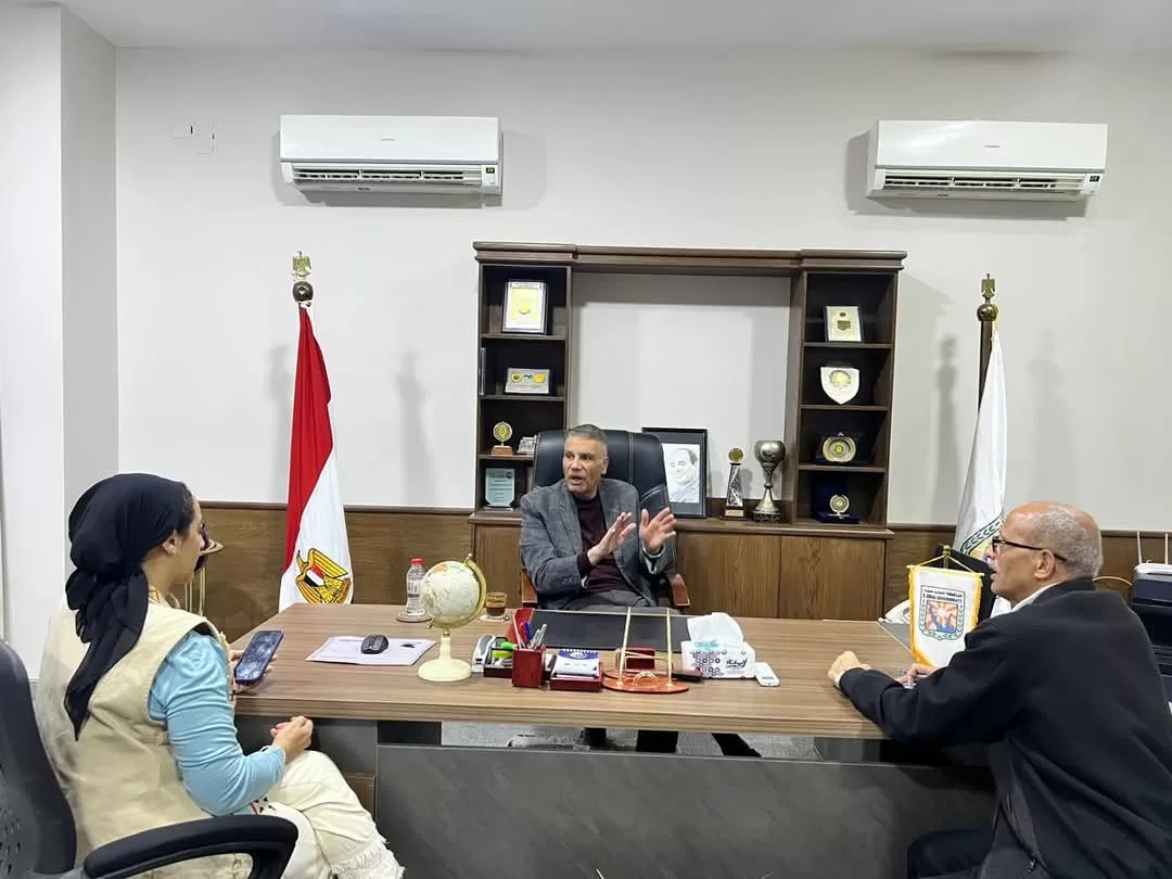 محافظ جنوب سيناء يلتقي رئيس مدينة دهب لبحث ملف الإشغالات ومشكلات المواطنين 18 - جريدة المساء محافظ جنوب سيناء يلتقي رئيس مدينة دهب لبحث ملف الإشغالات ومشكلات المواطنين 17 - جريدة المساء