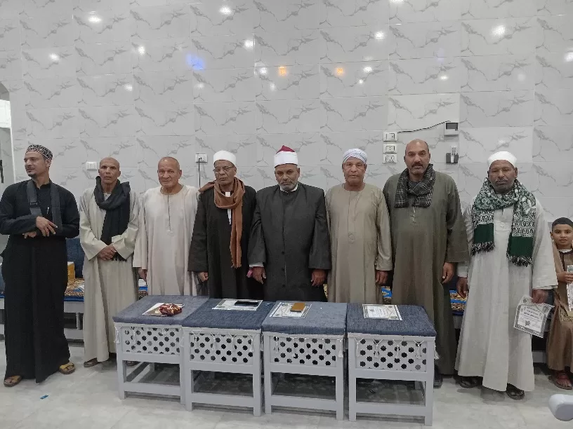 تكريم 135 من حفظة القرآن الكريم فى احتفالية كبرى بقرية الحرزات بنقادة 21 - جريدة المساء تكريم 135 من حفظة القرآن الكريم فى احتفالية كبرى بقرية الحرزات بنقادة 20 - جريدة المساء