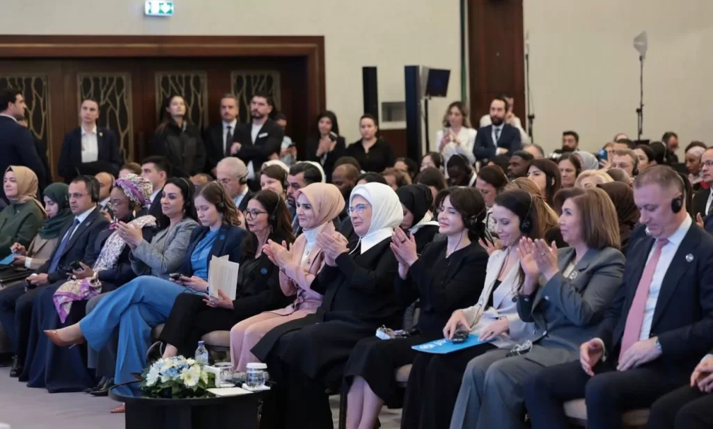 "مايا مرسي" تشارك في مائدة دولية لحماية الأطفال بالبيئة الرقمية في أنقرة 21 - جريدة المساء