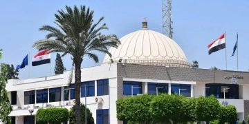 جامعة القناة تستضيف "فولبرايت مصر" لاستعراض فرص المنح البحثية 2 - جريدة المساء جامعة القناة تستضيف "فولبرايت مصر" لاستعراض فرص المنح البحثية 1 - جريدة المساء
