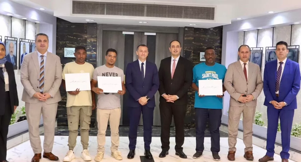 تسليم عقود مشروعات صغيرة لمتعافين من الإدمان بأسوان 19 - جريدة المساء