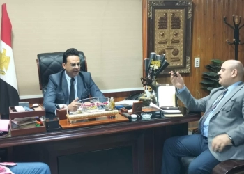 وفد وزارة الصحة يبحث تطوير سكن وإقامة الأطقم الطبية بالمستشفيات بسوهاج 22 - جريدة المساء