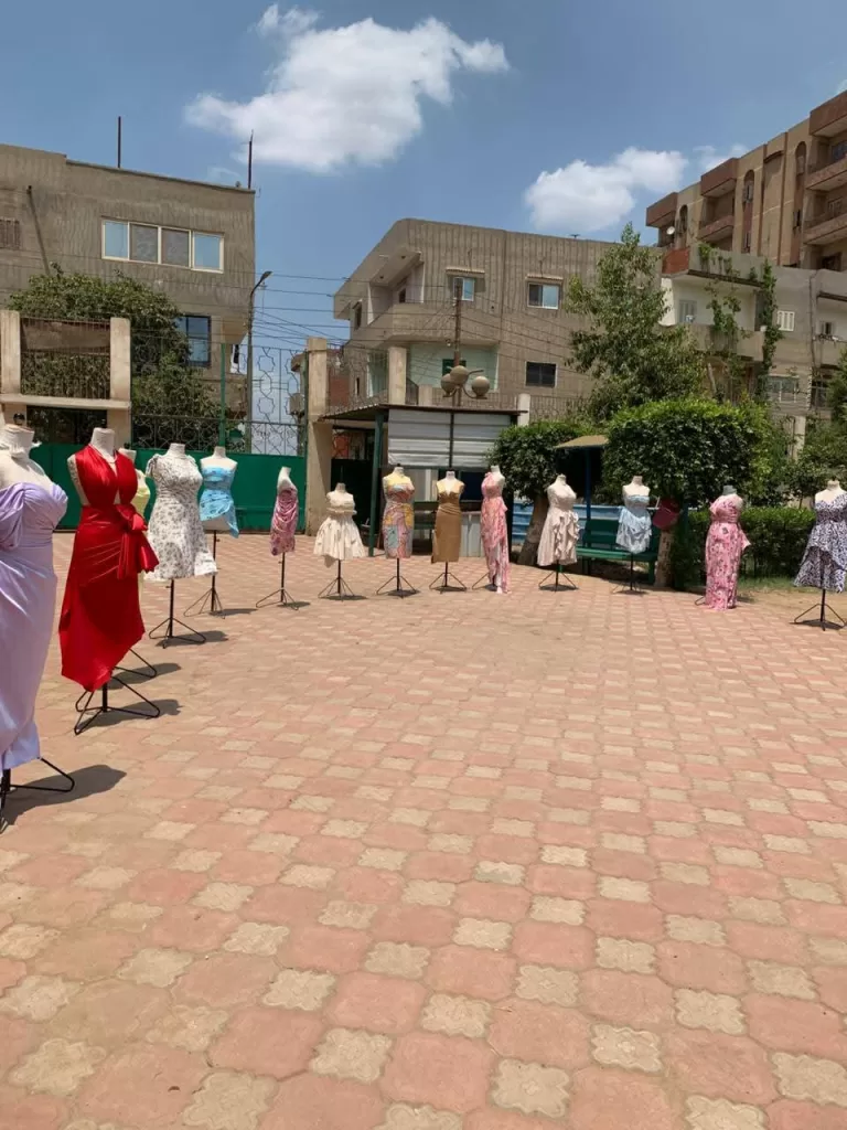 معرض "التشكيل على المانيكان" يعزز إبداع طالبات الملابس والنسيج بجامعة الأزهر 29 - جريدة المساء معرض "التشكيل على المانيكان" يعزز إبداع طالبات الملابس والنسيج بجامعة الأزهر 28 - جريدة المساء