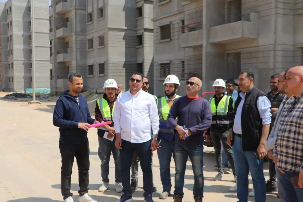 «حمدي» يتفقد مشروعى "الإسكان الأخضر" و "ديارنا" بالسادات 31 - جريدة المساء