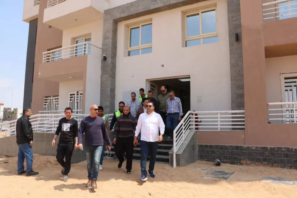 «حمدي» يتفقد مشروعى "الإسكان الأخضر" و "ديارنا" بالسادات 25 - جريدة المساء