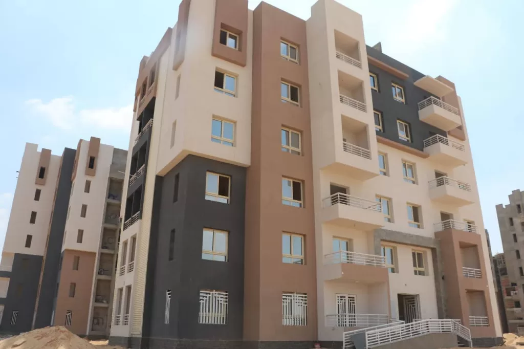 «حمدي» يتفقد مشروعى "الإسكان الأخضر" و "ديارنا" بالسادات 23 - جريدة المساء
