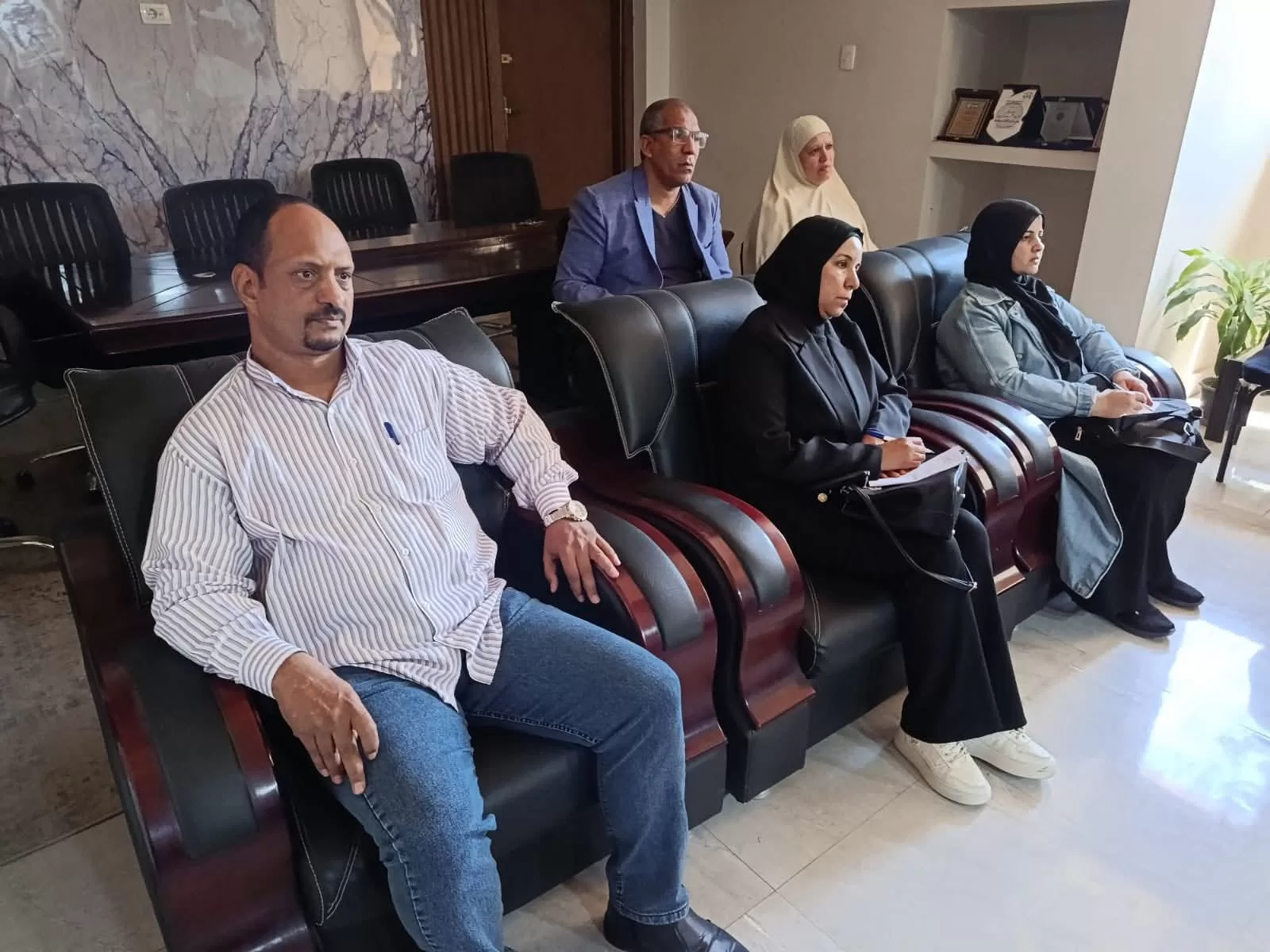 تشكيل لجنة لحصر العاملين بالأجر بمدارس قنا 25 - جريدة المساء