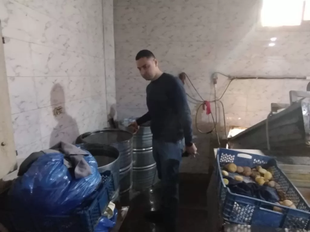 ضبط منشأتين غير مرخصتين لتصنيع البطاطس نصف المقلية و ملح الطعام..بالسادات 23 - جريدة المساء