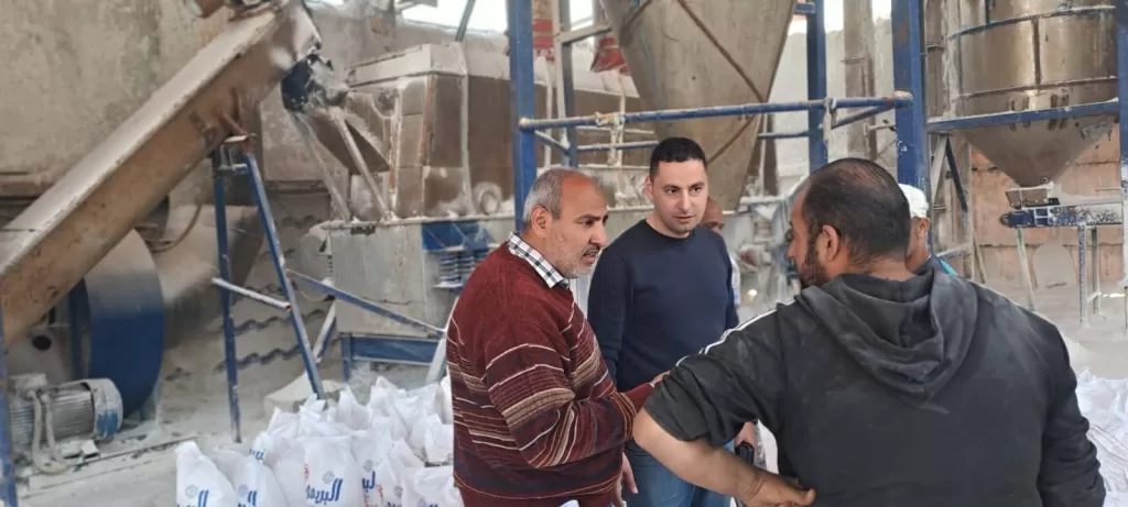 ضبط منشأتين غير مرخصتين لتصنيع البطاطس نصف المقلية و ملح الطعام..بالسادات 25 - جريدة المساء