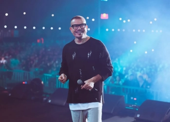 بعد 10 سنوات من طرحه.. عمرو دياب يحتفي بألبوم "أحلى وأحلى" 25 - جريدة المساء