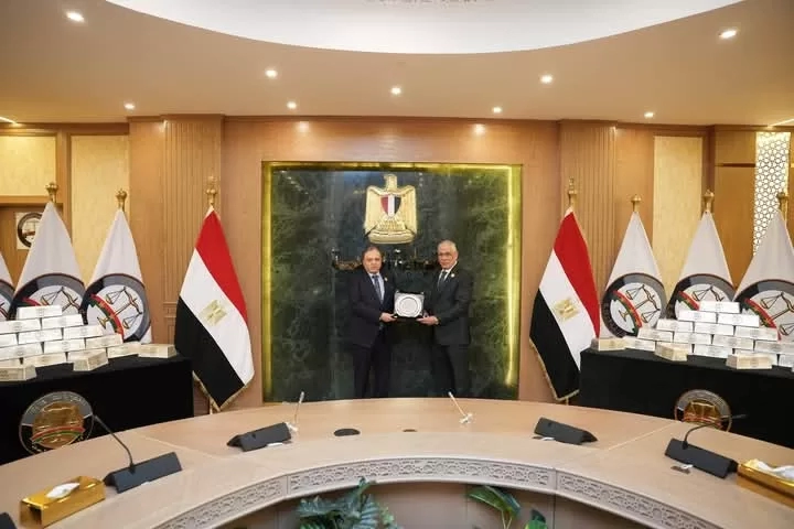 النائب العام يُكرم مدير النيابات لتميزه في إدارة الملفات الاقتصادية 16 - جريدة المساء
