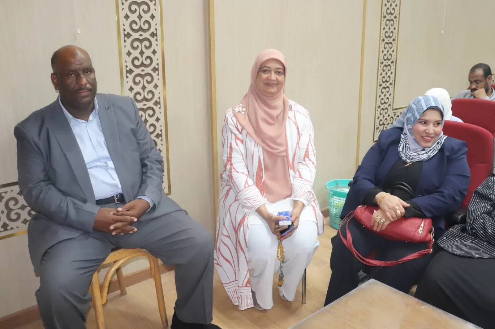 الماجستير بامتياز للباحثة إسراء حسن تهامي بكلية التربية بقنا 33 - جريدة المساء