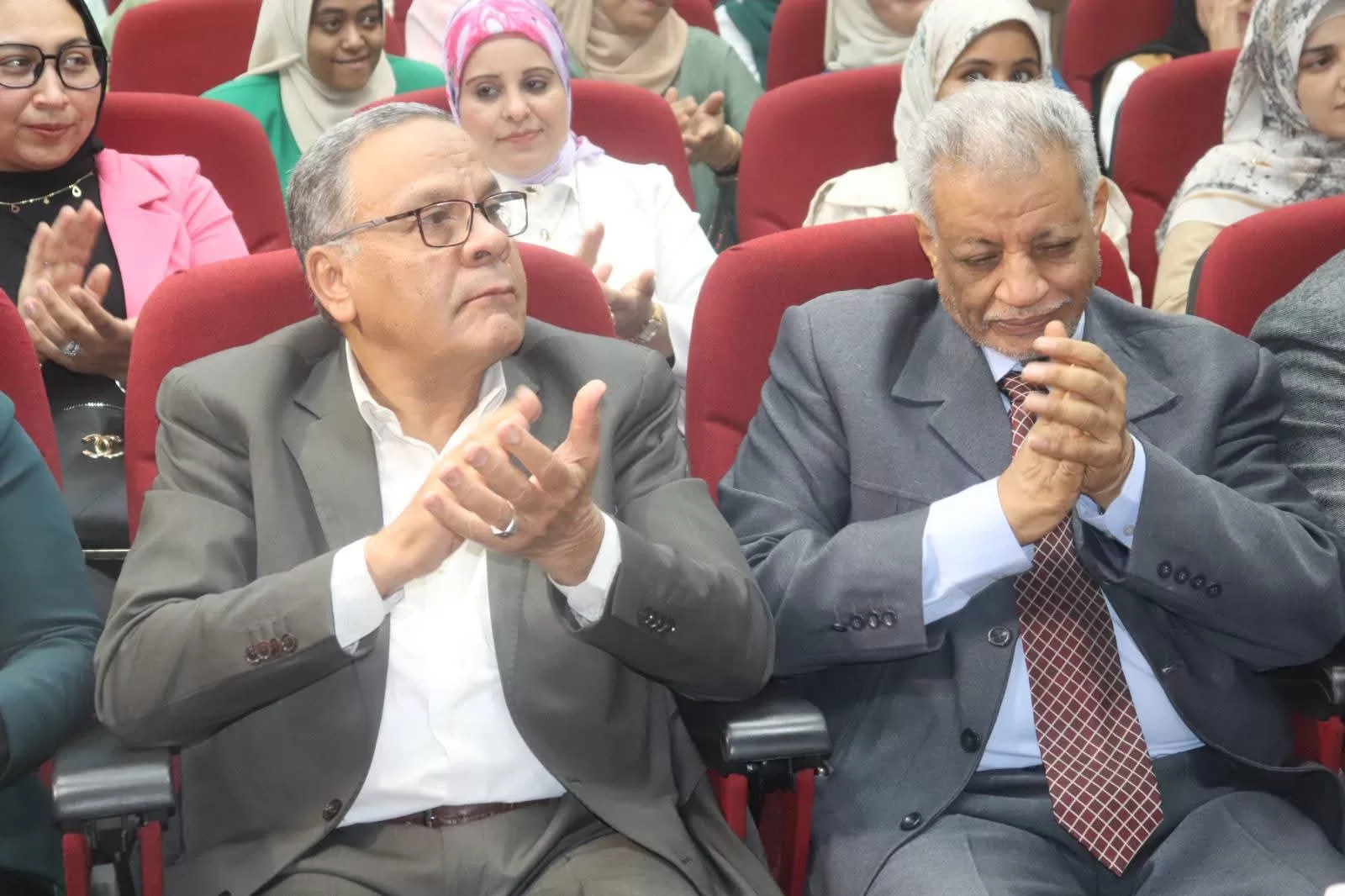 الماجستير بامتياز للباحثة إسراء حسن تهامي بكلية التربية بقنا 65 - جريدة المساء
