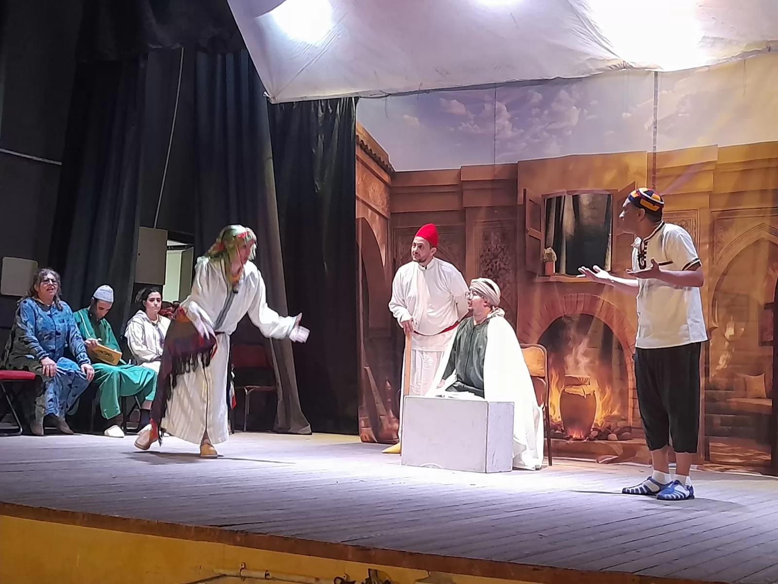 فعاليات مهرجان مسرح الجنوب تجذب جمهور قنا 23 - جريدة المساء