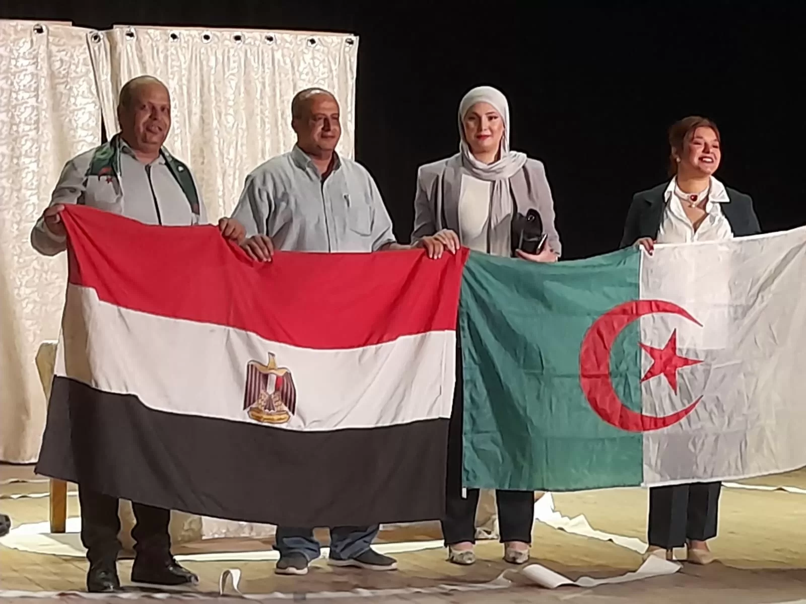 فعاليات مهرجان مسرح الجنوب تجذب جمهور قنا 25 - جريدة المساء
