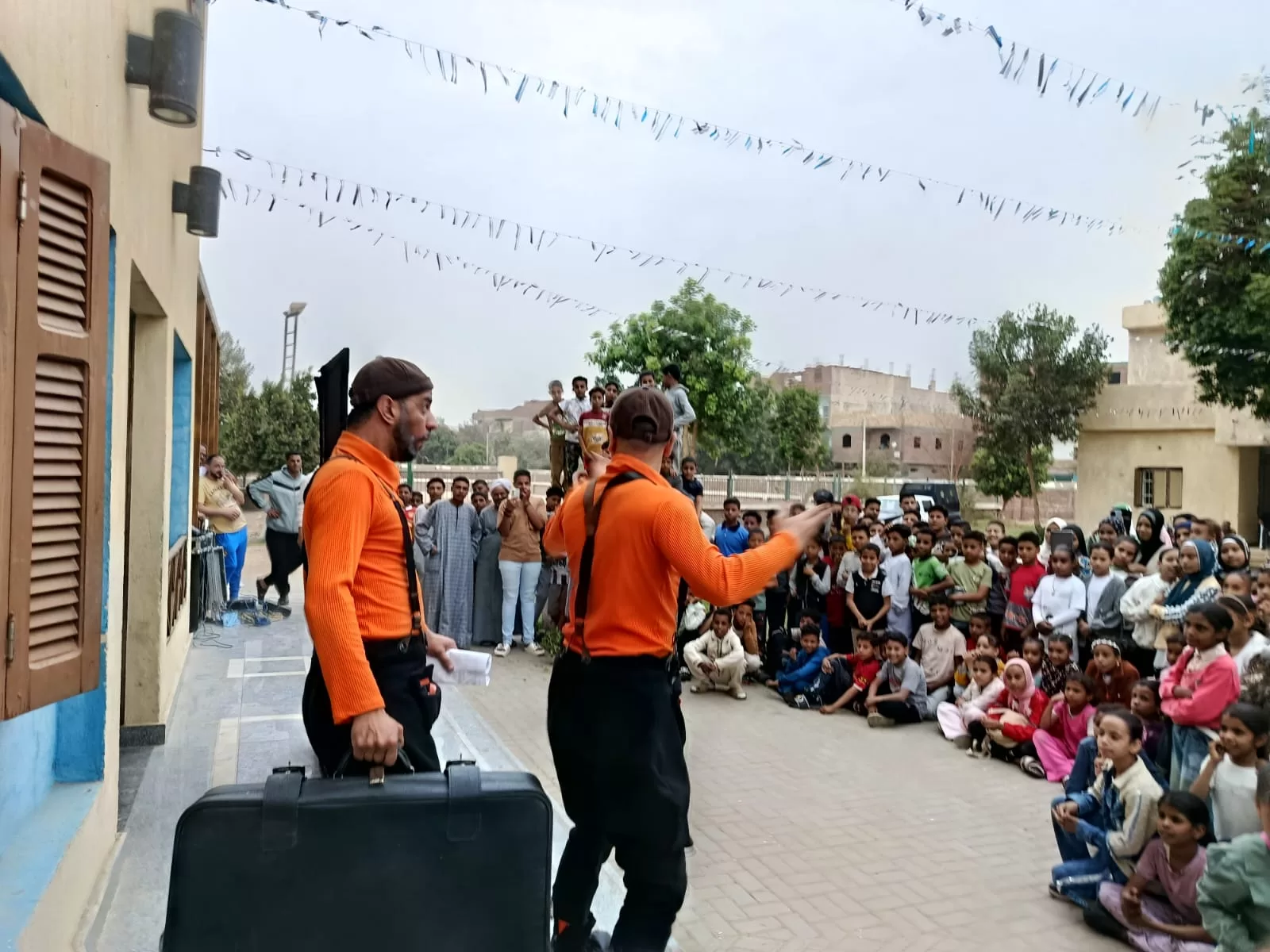 فعاليات مهرجان مسرح الجنوب تجذب جمهور قنا 55 - جريدة المساء