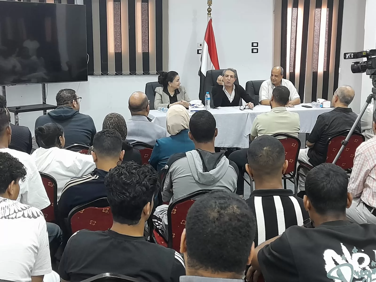 باسم قهار: مهرجان مسرح شباب الجنوب منصة لتبادل الثقافات وتجسيد قوة الفن 28 - جريدة المساء باسم قهار: مهرجان مسرح شباب الجنوب منصة لتبادل الثقافات وتجسيد قوة الفن 27 - جريدة المساء