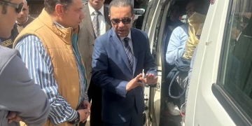 محافظ المنوفية يفاجئ مجمع مواقف شبين..للتأكد من الالتزام بالتعريفة المقررة 1 - جريدة المساء