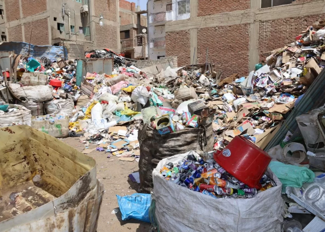 إزالة مخازن فرز القمامة والخردة المخالفة..بالمنوفية 17 - جريدة المساء