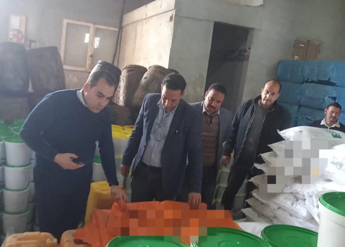 ضبط 18طن ملح طعام فى مصنع مخالف لإنتاج الأسمدة المغشوشة..بسرس الليان 17 - جريدة المساء