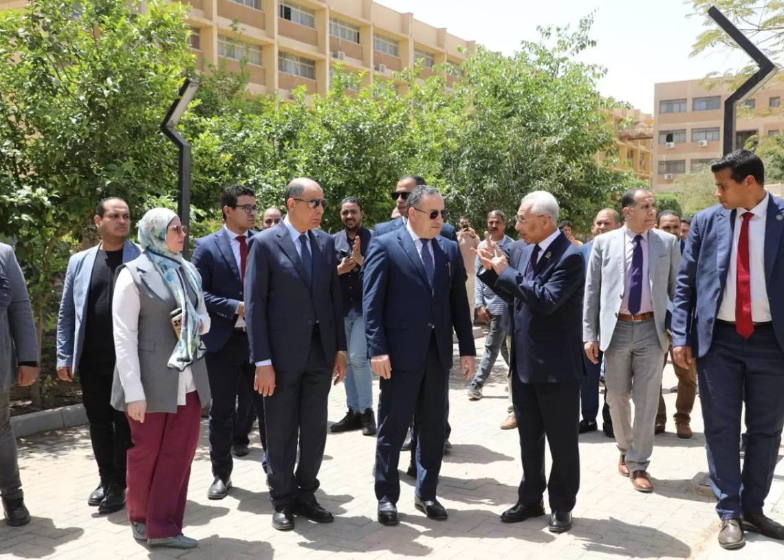 محافظ المنيا ووزير التعليم العالي يتفقدان مشروع الجامعة التكنولوجية الجديدة 18 - جريدة المساء