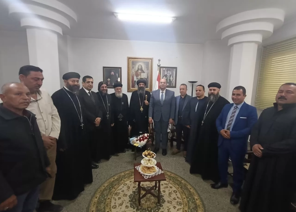 نائب محافظ الجيزة يزور مطرانية الأقباط الأرثوذكس بأطفيح للتهنئة بعيد القيامة 19 - جريدة المساء