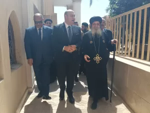 نائب محافظ الجيزة والسكرتير العام يزوران مطرانية الأقباط الأرثوذكس بطموة للتهنئة بعيد القيامة 21 - جريدة المساء