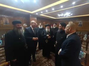 نائب محافظ الجيزة والسكرتير العام يزوران مطرانية الأقباط الأرثوذكس بطموة للتهنئة بعيد القيامة 25 - جريدة المساء