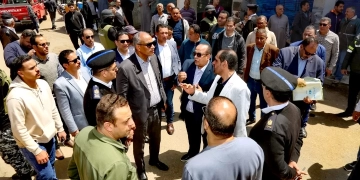  محافظ كفرالشيخ يقود حملة مكبرة لإزالة الإشغالات ونقل الباعة الجائلين لسوق ميت علوان المطور 1 - جريدة المساء