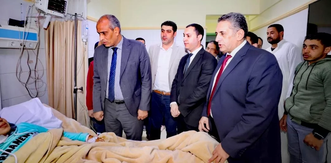 محافظ كفرالشيخ زار مصابي حادث الطريق الدولي الساحلي بمستشفى برج البرلس المركزى 19 - جريدة المساء