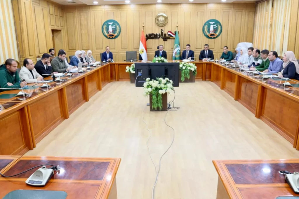 محافظ المنوفية يناقش مشروعات الخطة الإستثمارية والأبنية التعليمية ويوجه بتسريع معدلات الأداء 21 - جريدة المساء