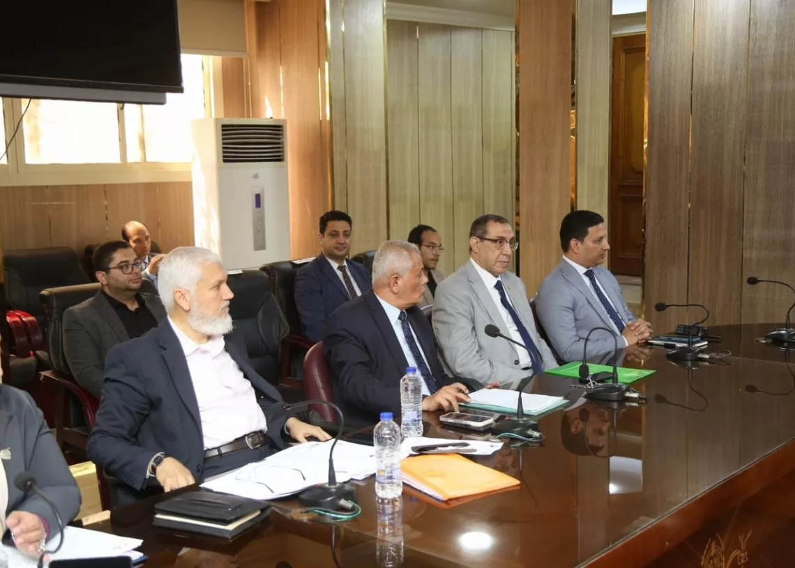 محافظ كفرالشيخ ناقش عددا من الملفات الخدمية والتنموية مع نواب الشعب 19 - جريدة المساء