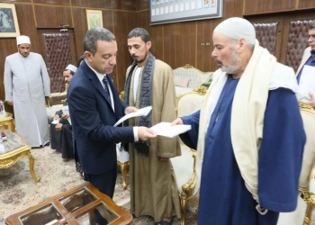 محافظ المنوفية يسلم التعويضات لأسر ضحايا طنوب 27 - جريدة المساء