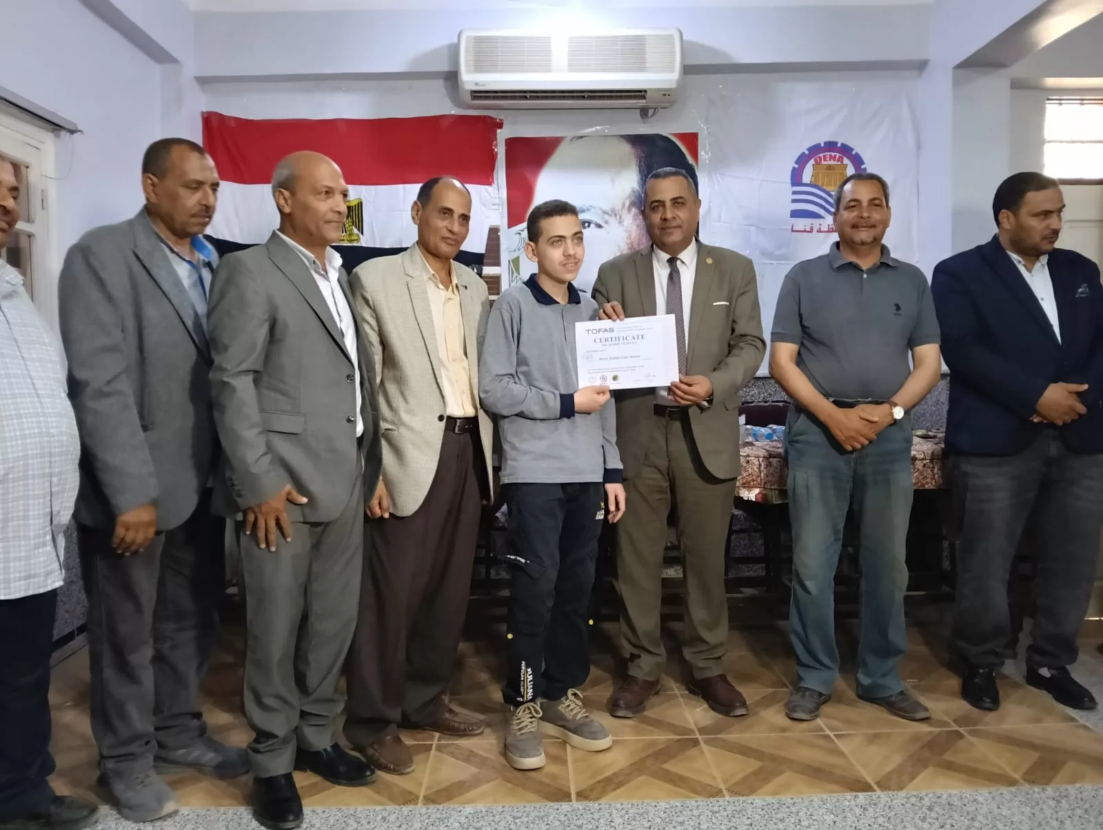 "عبدالمحسن" يكرم 29 طالبًا بتعليم قنا لحصولهم على شهادات برمجة دولية من “توفاس” اليابانية 117 - جريدة المساء