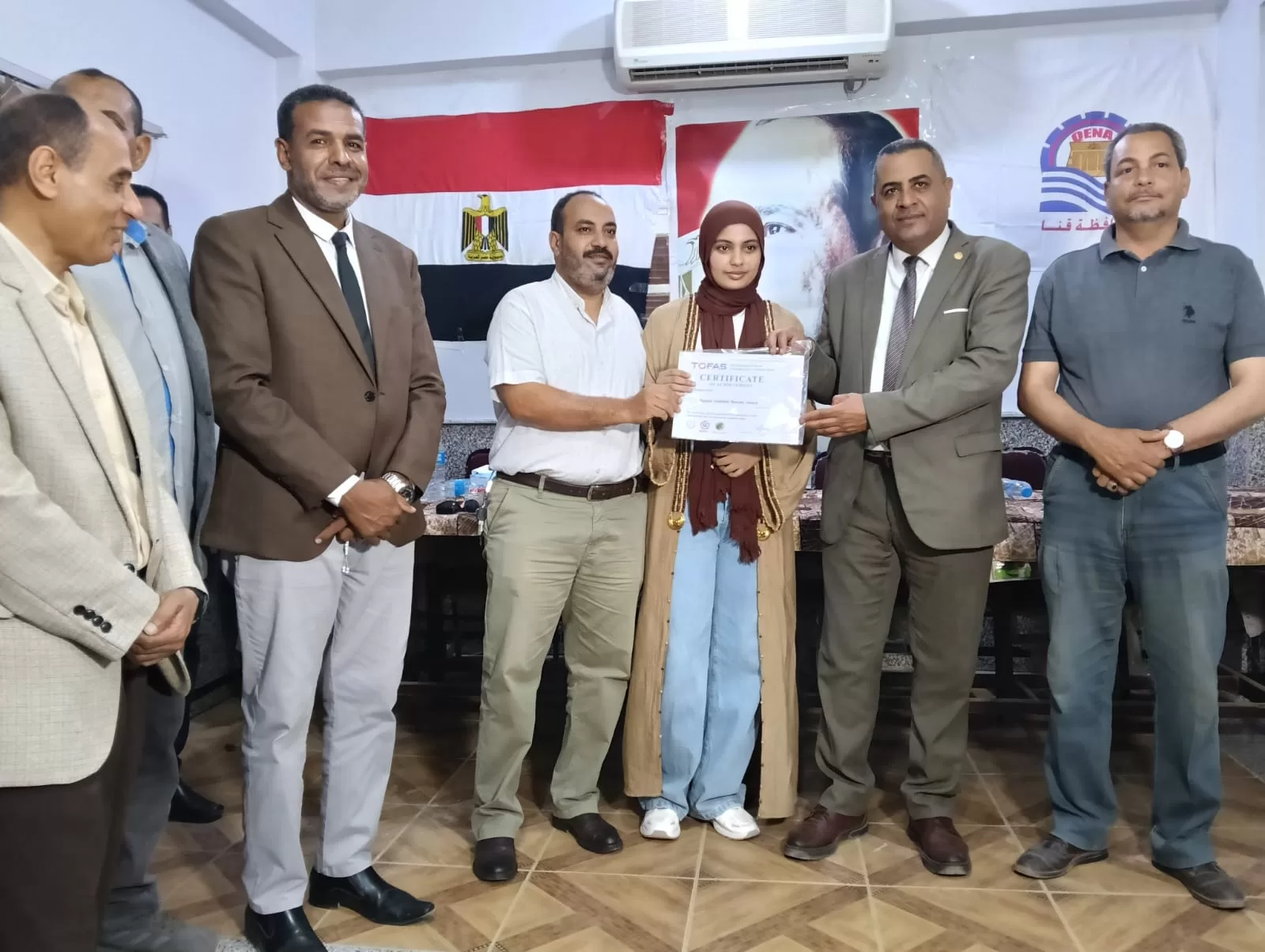 "عبدالمحسن" يكرم 29 طالبًا بتعليم قنا لحصولهم على شهادات برمجة دولية من “توفاس” اليابانية 129 - جريدة المساء