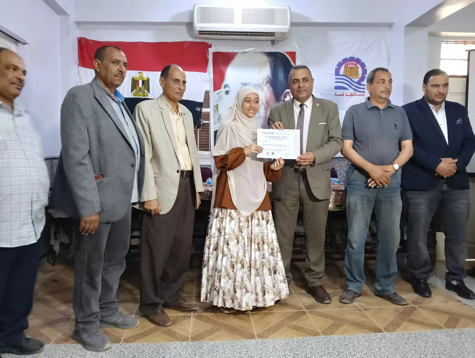 "عبدالمحسن" يكرم 29 طالبًا بتعليم قنا لحصولهم على شهادات برمجة دولية من “توفاس” اليابانية 125 - جريدة المساء