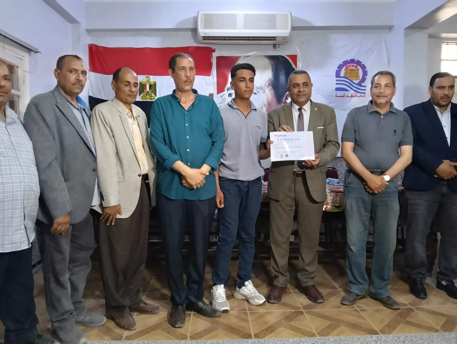 "عبدالمحسن" يكرم 29 طالبًا بتعليم قنا لحصولهم على شهادات برمجة دولية من “توفاس” اليابانية 119 - جريدة المساء