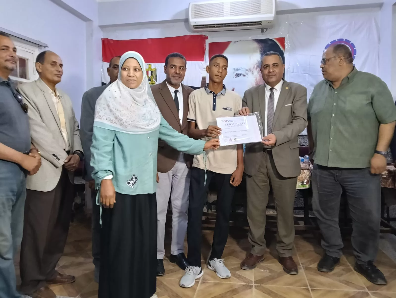 "عبدالمحسن" يكرم 29 طالبًا بتعليم قنا لحصولهم على شهادات برمجة دولية من “توفاس” اليابانية 77 - جريدة المساء