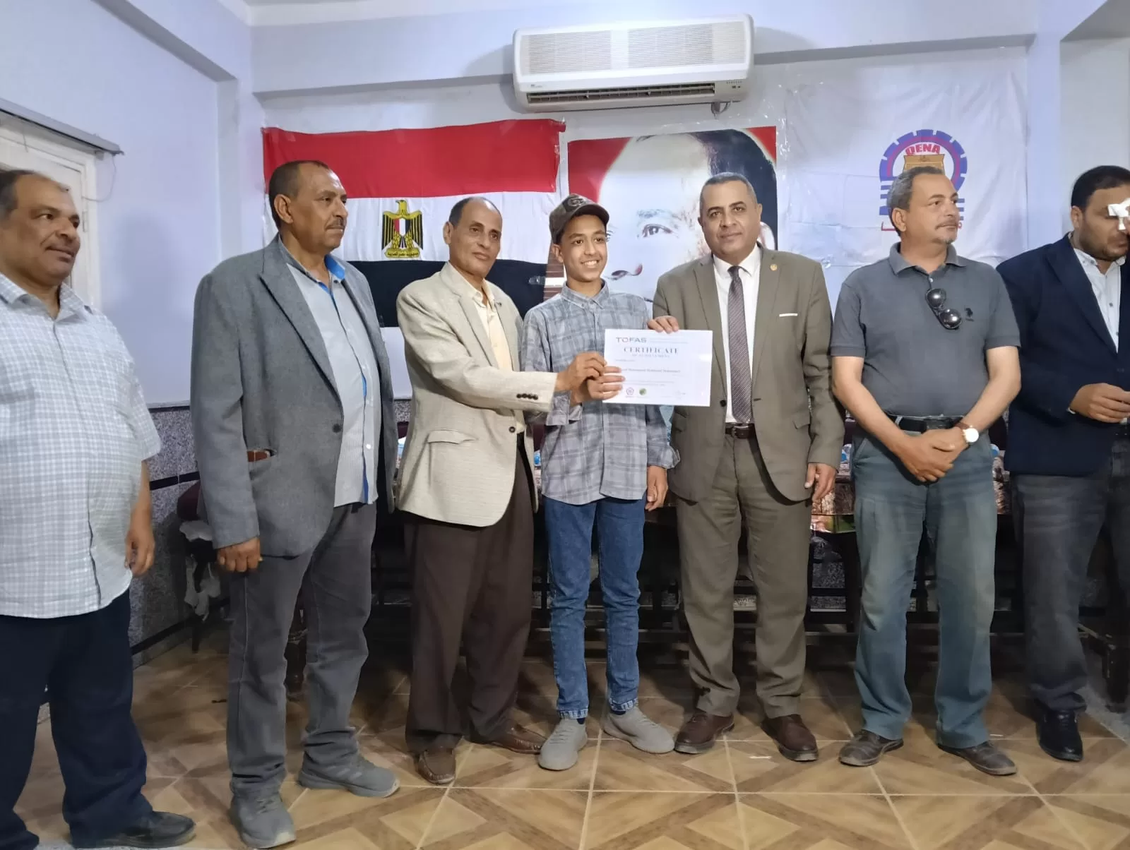 "عبدالمحسن" يكرم 29 طالبًا بتعليم قنا لحصولهم على شهادات برمجة دولية من “توفاس” اليابانية 99 - جريدة المساء