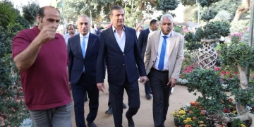 وزير الزراعة يتفقد معرض زهور الربيع ويشيد بالإقبال الجماهيري الكثيف 2 - جريدة المساء وزير الزراعة يتفقد معرض زهور الربيع ويشيد بالإقبال الجماهيري الكثيف 1 - جريدة المساء