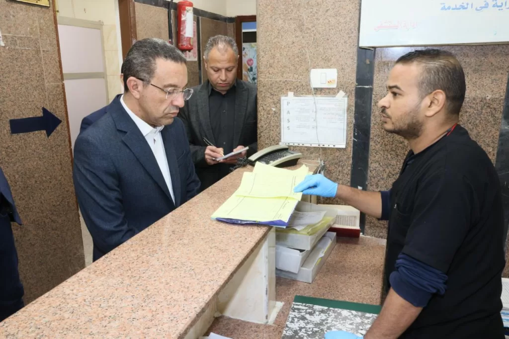 محافظ المنوفية "استاء" من مستوى الخدمات بمستشفي "صدر ميت خلف" و أحال اثنين من المتغيبين للتحقيق 23 - جريدة المساء