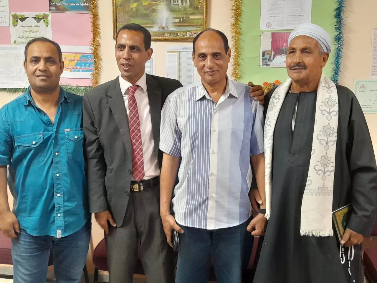 الأوسط قمولا الثانوية بنقادة تكرم المتفوقين وحفظة القرآن الكريم  125 - جريدة المساء