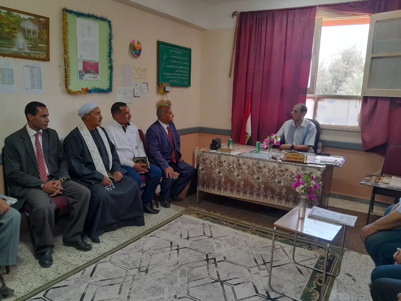الأوسط قمولا الثانوية بنقادة تكرم المتفوقين وحفظة القرآن الكريم  39 - جريدة المساء