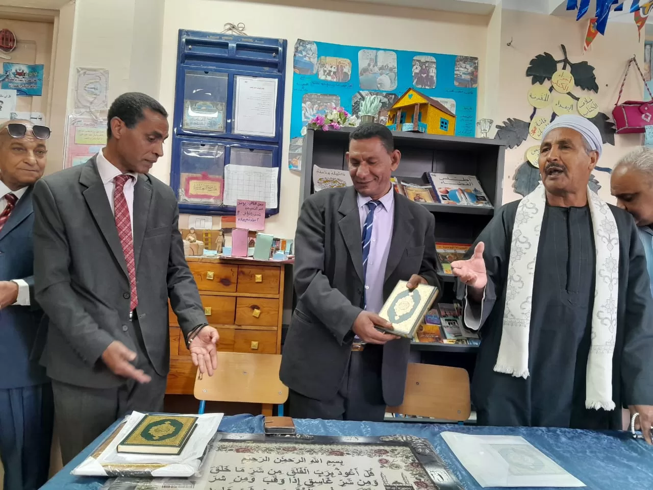 الأوسط قمولا الثانوية بنقادة تكرم المتفوقين وحفظة القرآن الكريم  49 - جريدة المساء
