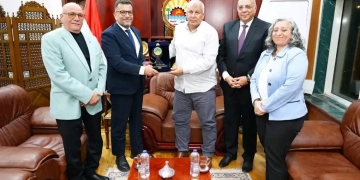 محافظ مطروح يبحث مع "إيفاد" التوسع في مشروعات التنمية ودعم الشباب 1 - جريدة المساء